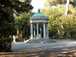  Petit édifice circulaire soutenu par huit colonnes, parc de la Villa Borghèse